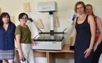 Острозька академія отримала обладнання для сканування книг від шотландського університету Острозька академія отримала обладнання для сканування книг від шотландського університету