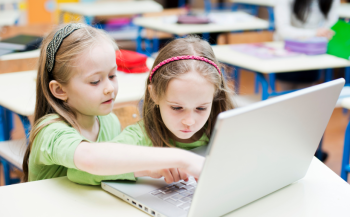 В Україні запроваджують нову форму навчання у деяких дистанційних школах 