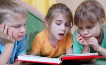 Шкідлий контент в шкільних підручниках: що з ним робити