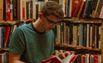 Для студентів вводять обов'язкову базову загальновійськову підготовку