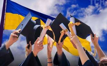 Українські випускники шкіл масово виїжджають на навчання за кордоном Українські випускники шкіл масово виїжджають на навчання за кордоном