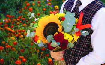 Вчителі пропонують замість букетів витратити гроші на благодійність