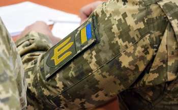 Педагогам на військовій службі за контрактом не зберігають середній заробіток