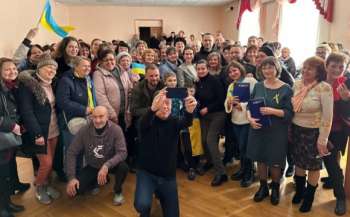 “Під час робочого візиту до Херсона зустрілися з нашими героїчними, відданими професії й Україні освітянами, - Шкарлет