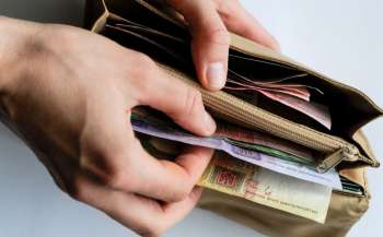 Кабмін ухвалив рішення щодо перерозподілу коштів задля вчасної виплати зарплат педагогам