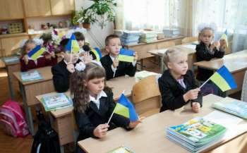 Як українським школярам вчитися за кордоном та надолужити навчання вдома: пропозиції від МОН