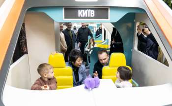 Понад 300 тисяч дітей вразливих категорій та понад 60 тисяч вчителів по всій Україні потребують гаджетів для навчання