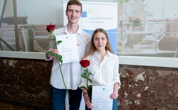 В финале молодежных дебатов, который состоится в Будапеште, Украину будут представлять двое учеников