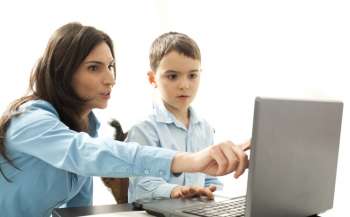 Безпека дітей в інтернеті: поради для батьків