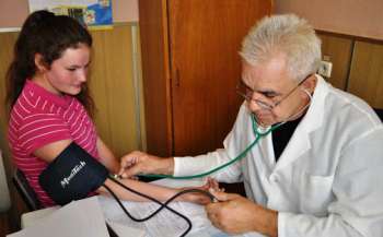 Медичний огляд абітурієнтів: яких спеціалістів слід проходити та які довідки мати перед вступом до університету