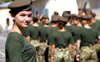 Випускниці: перший випуск дівчат із військового ліцею імені Івана Богуна