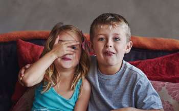 Страх темноты: как помочь ребенку преодолеть фобию